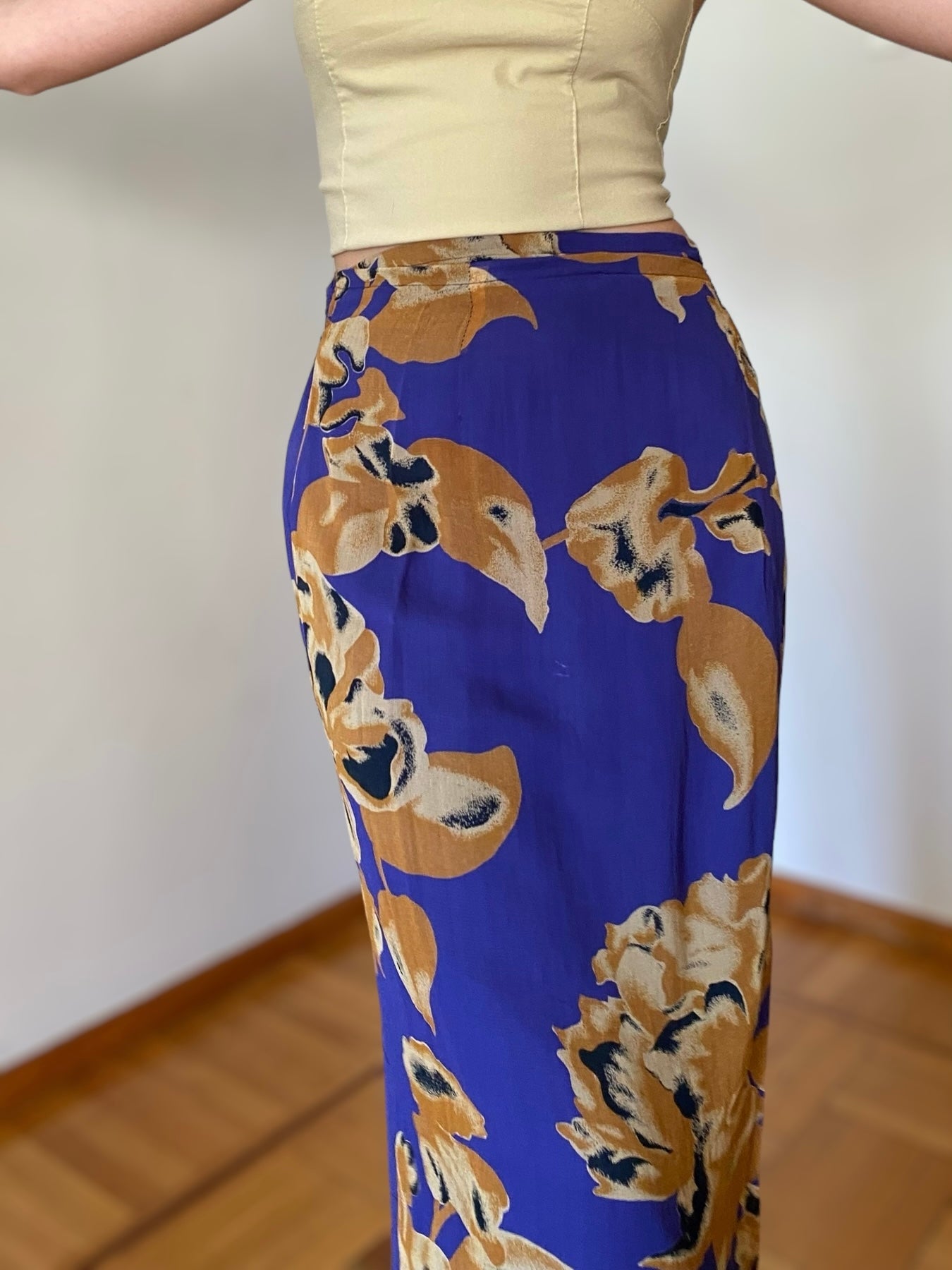 Vintage wrapped skirt with 2 lines of fabric