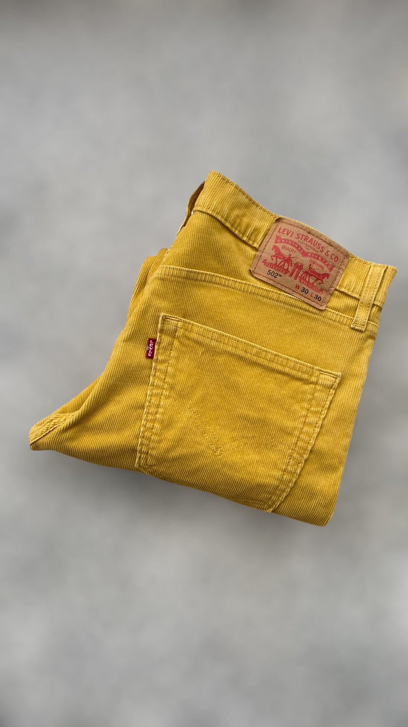 Mustard corduroy Levi’s 502 (M)