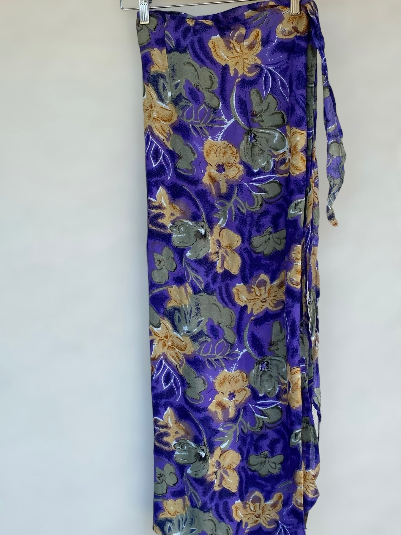 Vintage purple floral wrapped skirt