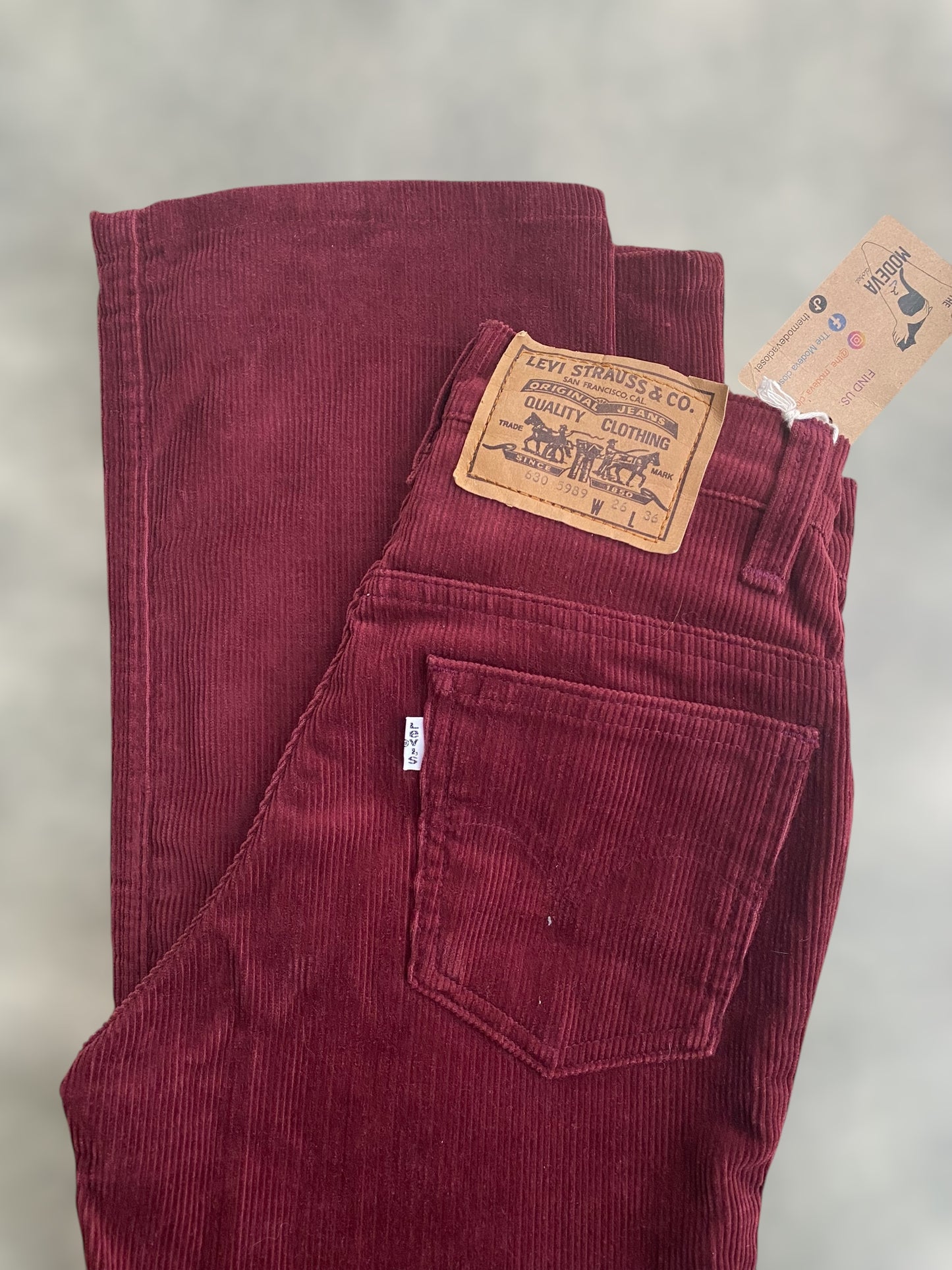 High waisted corduroy Levi’s (xxs)