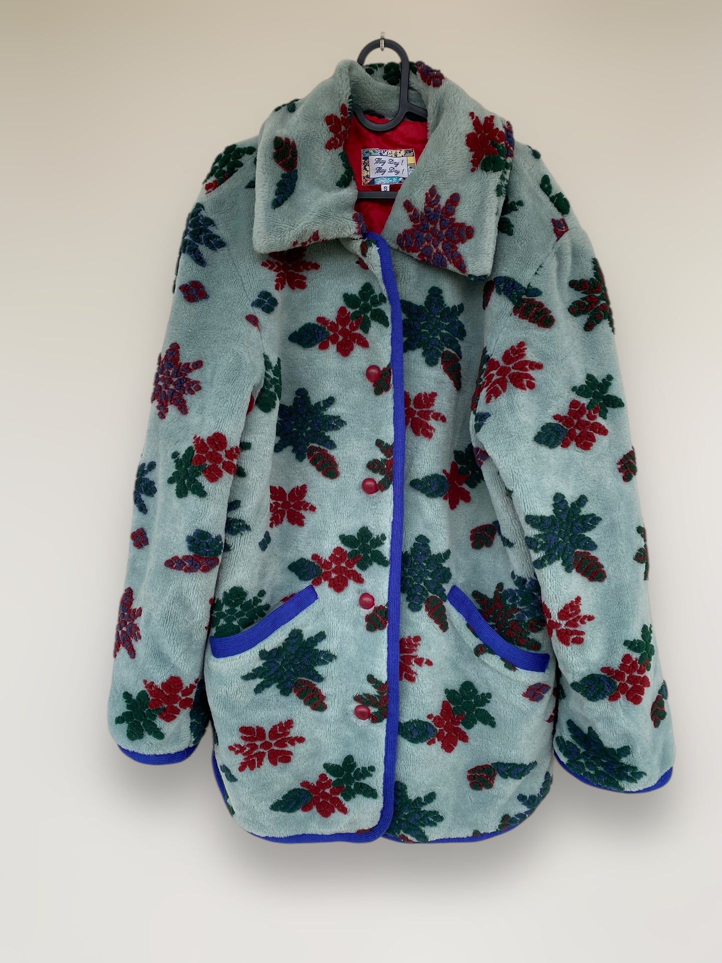 Furry vintage Christmas fleece-jacket with 3D design