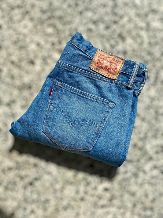 Levi’s 501 light washed vintage jean (XL)