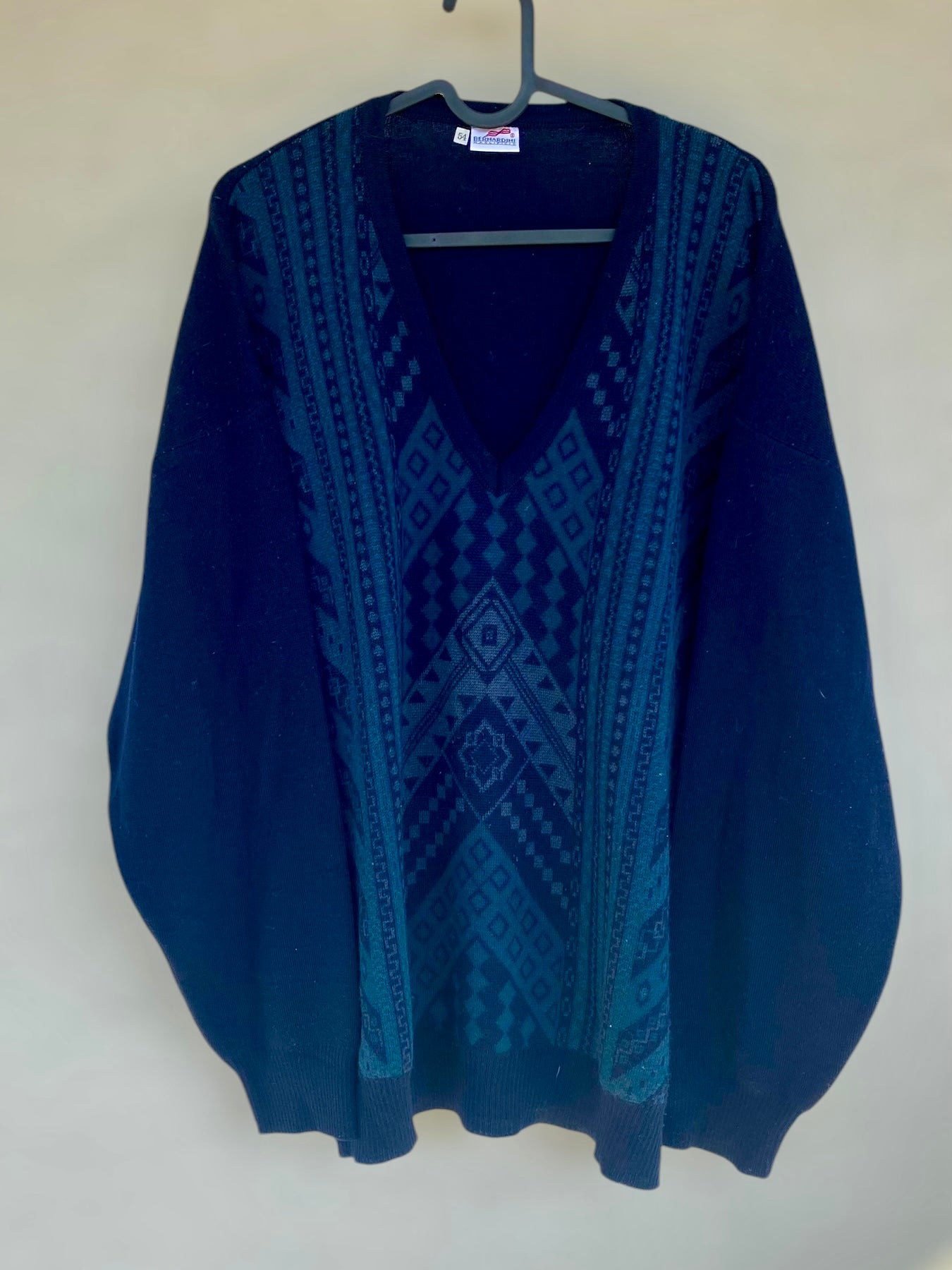 V neck vintage sweater