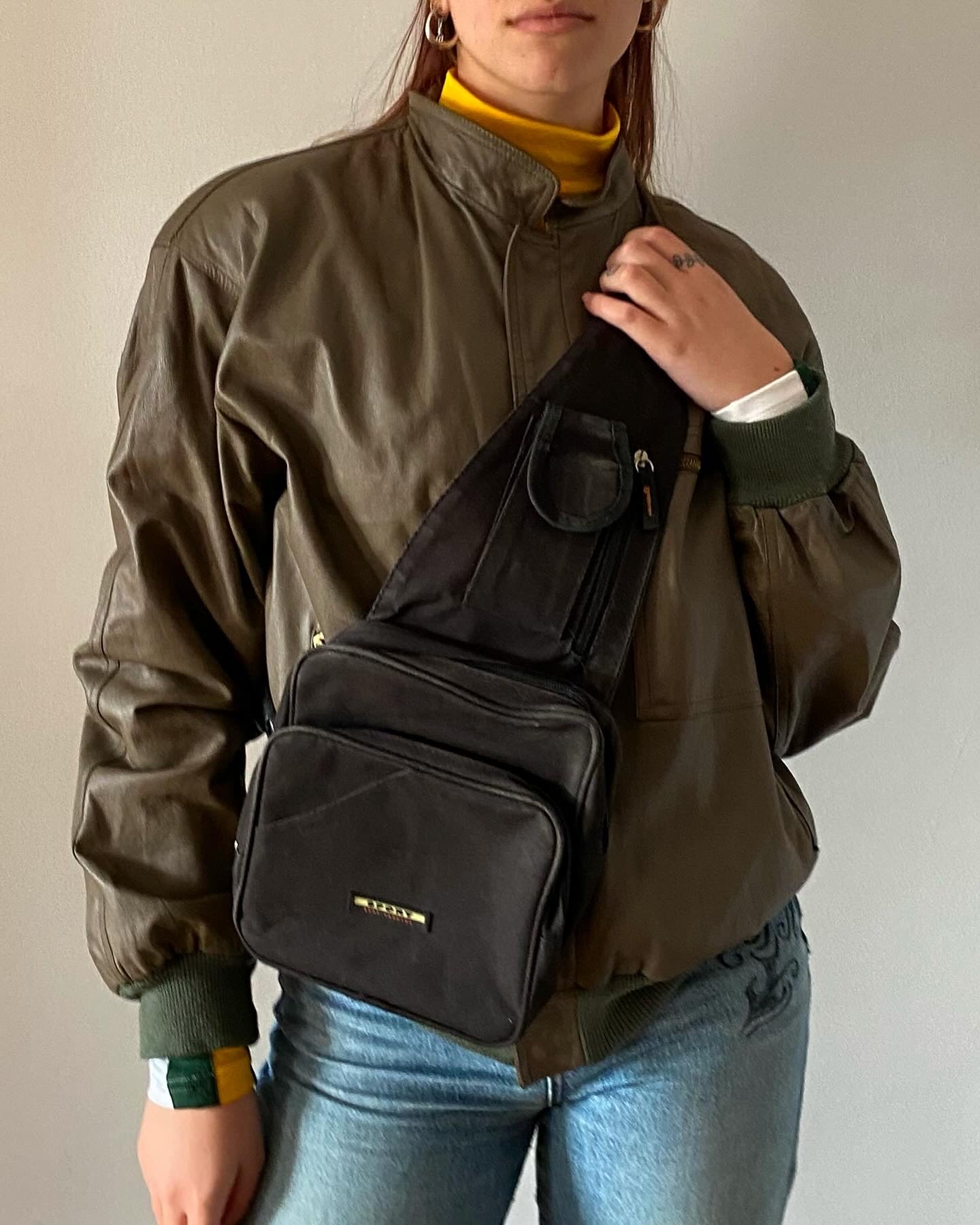 90s black athletic cross bag