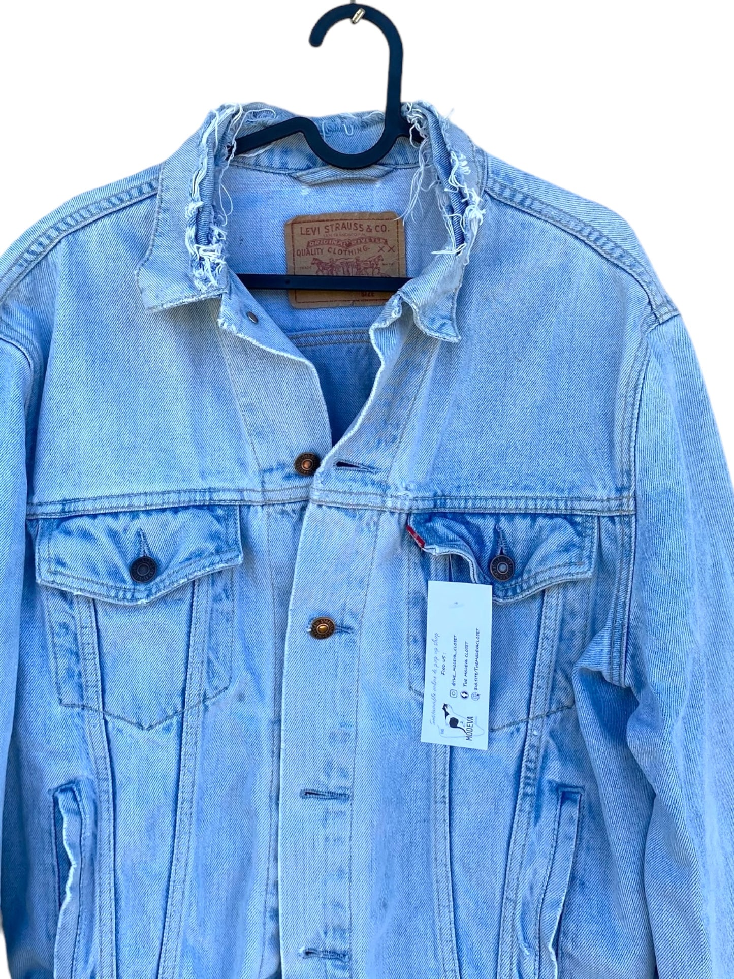 Levi’s light washed jean jacket - small reworked touch