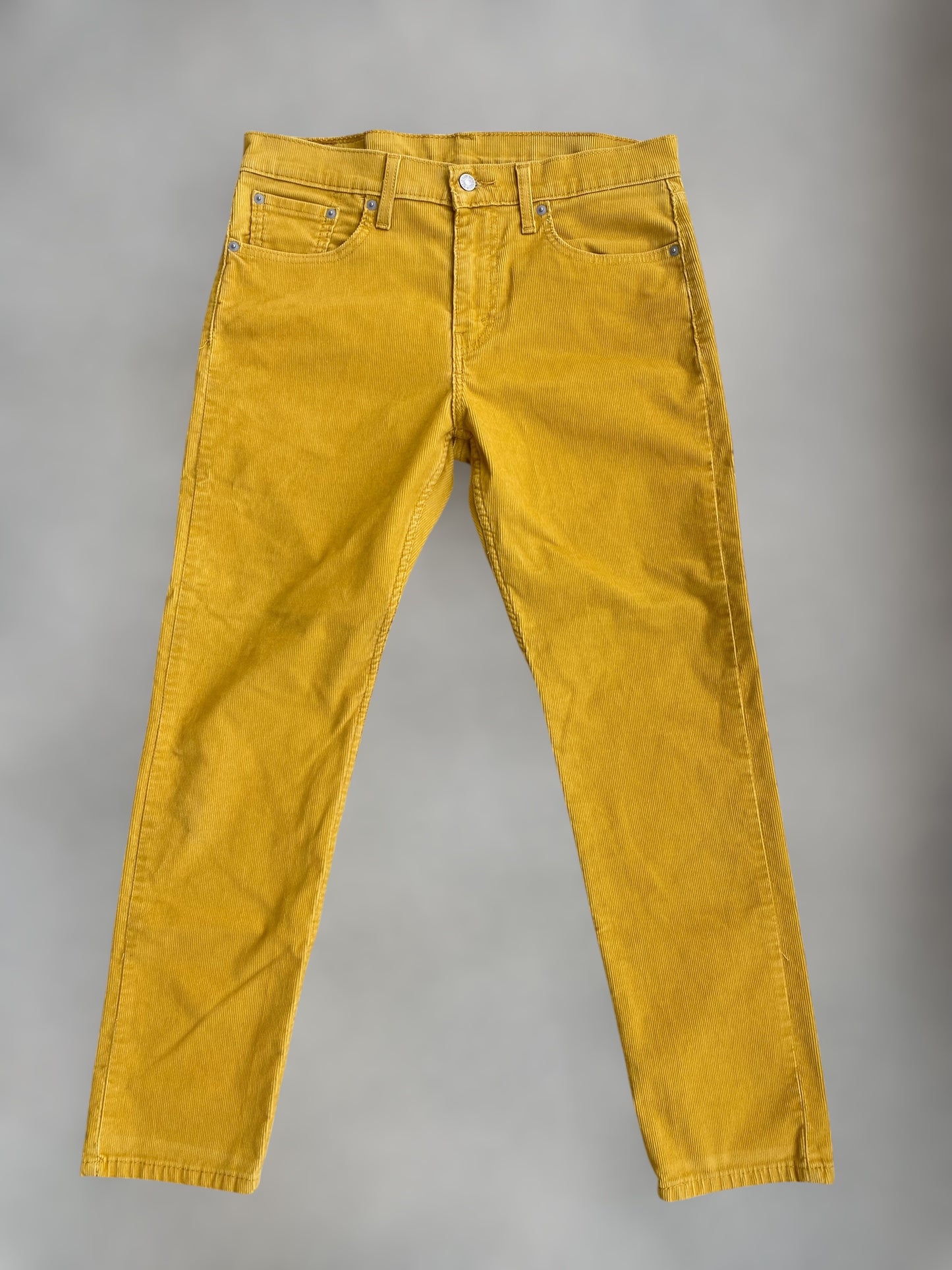 Mustard corduroy Levi’s 502 (M)