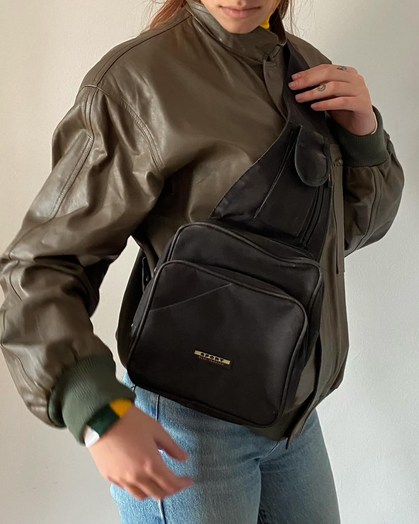 90s black athletic cross bag