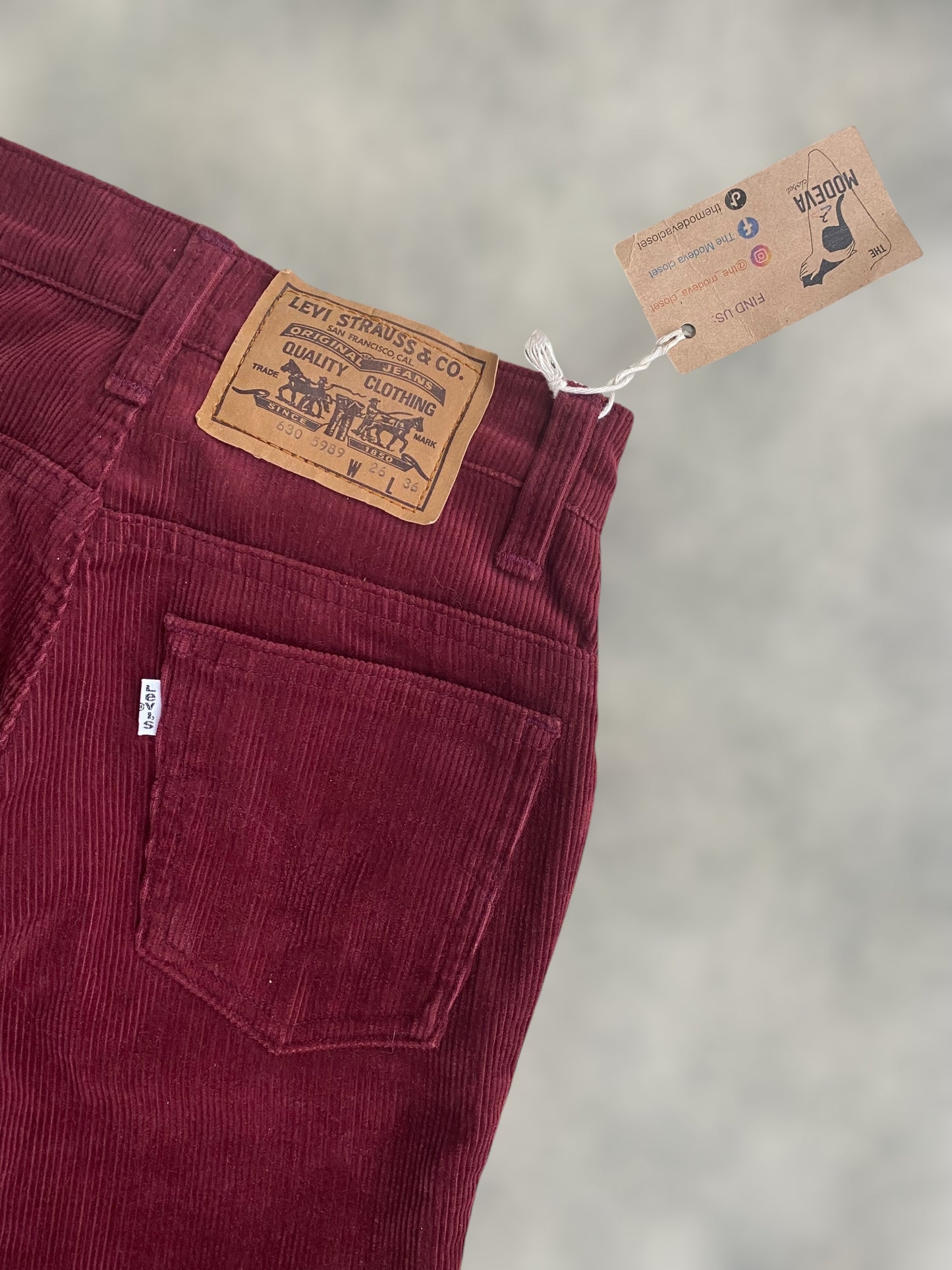 High waisted corduroy Levi’s (xxs)