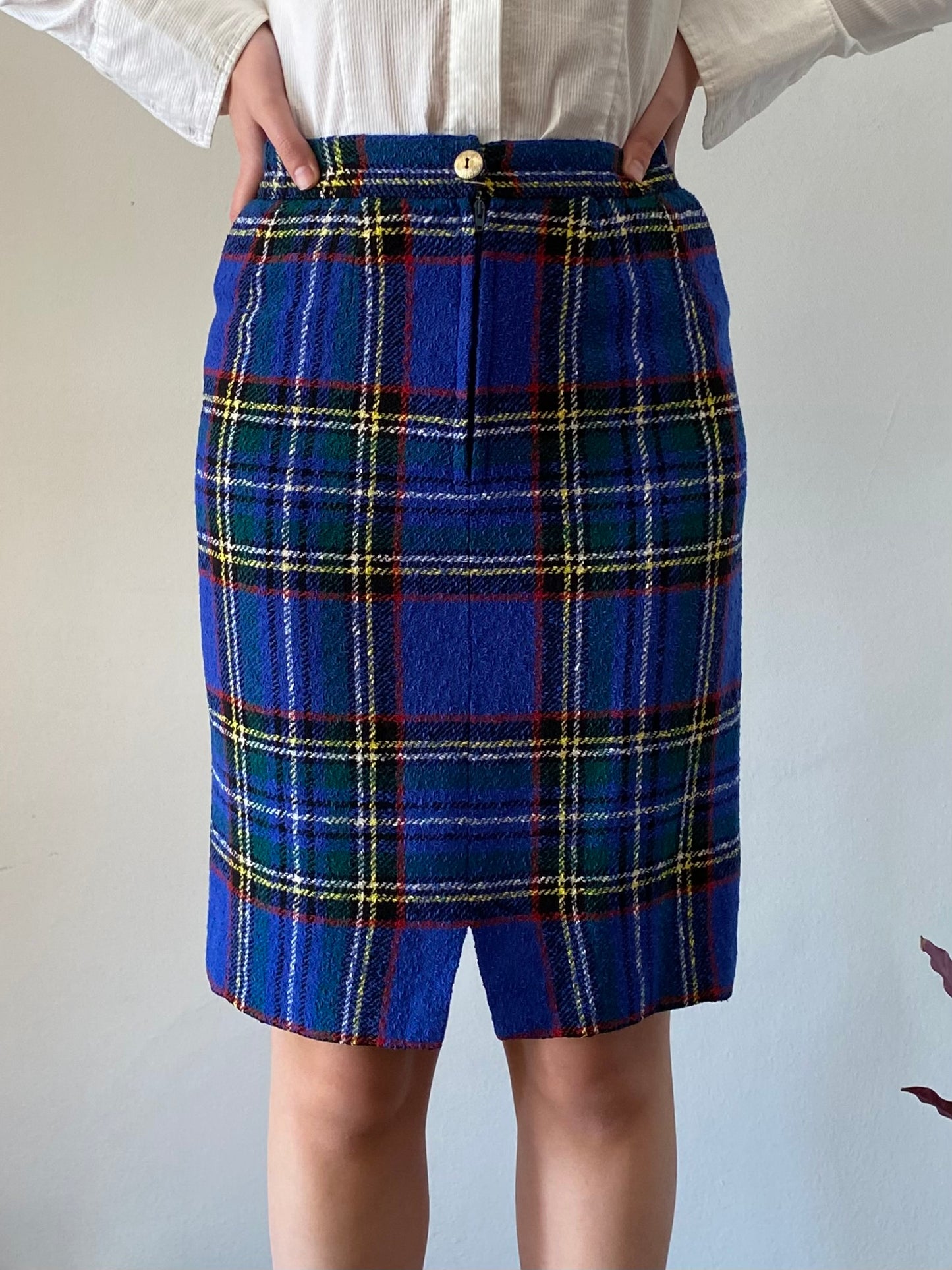 Vintage woollen blue skirt