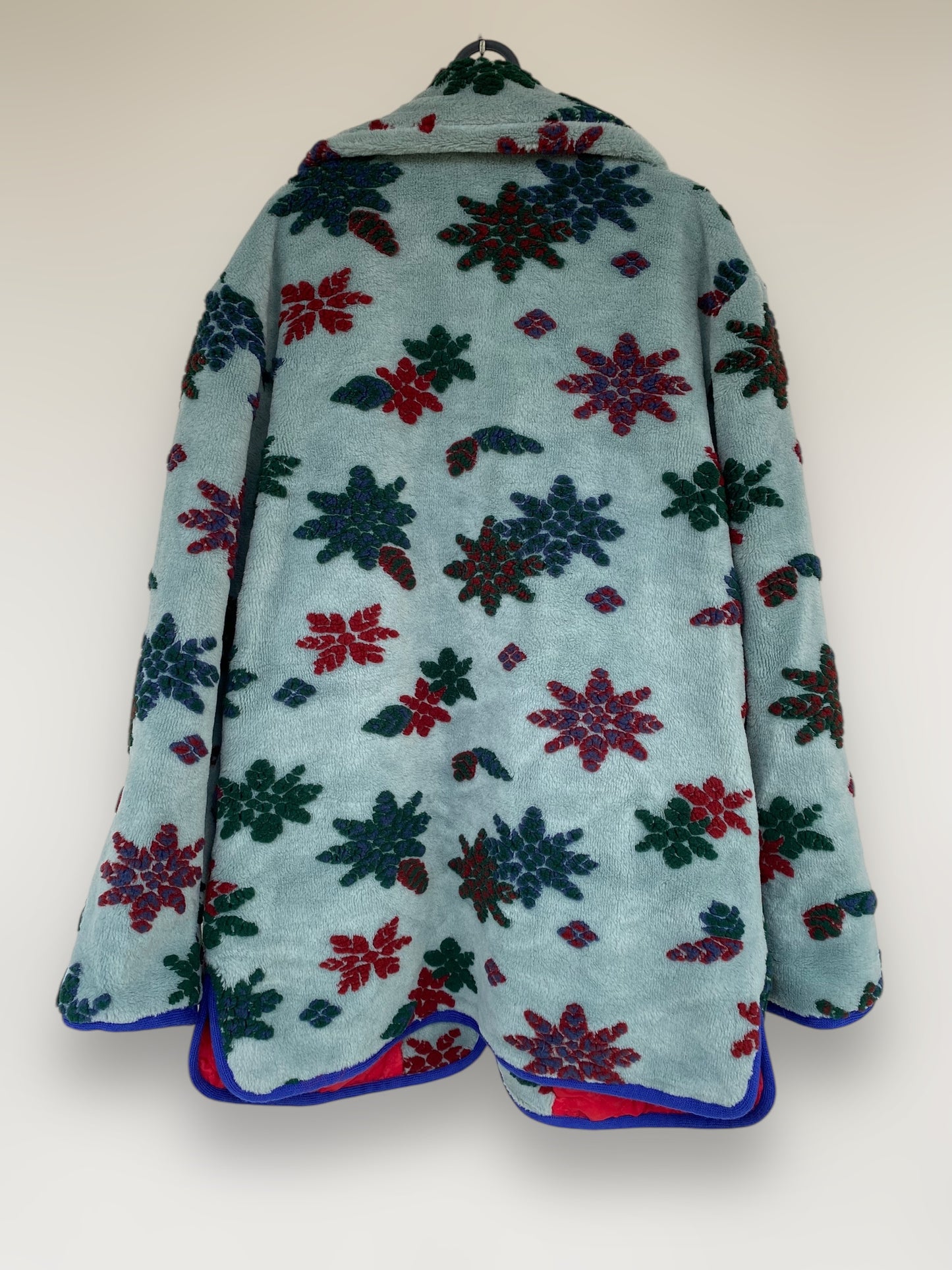 Furry vintage Christmas fleece-jacket with 3D design