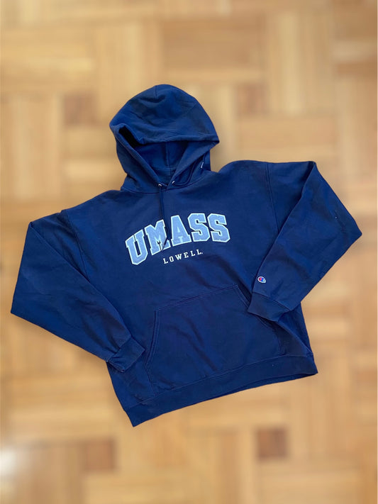 Vintage champion “UMASS” sweatshirt