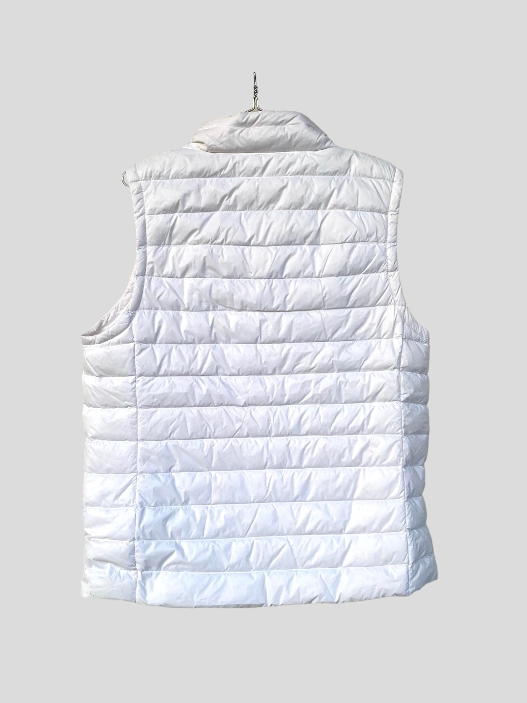 White Tommy Hilfiger sleeveless jacket