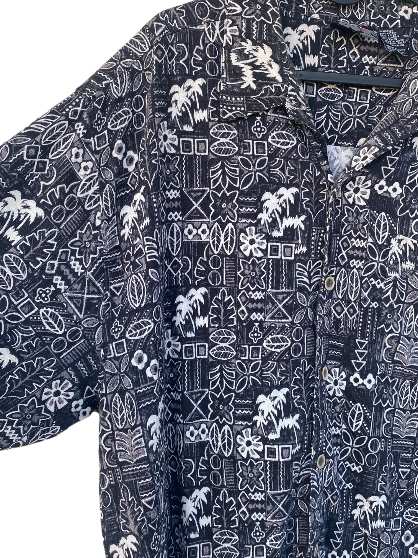 Hawaiian patterns vintage shirt