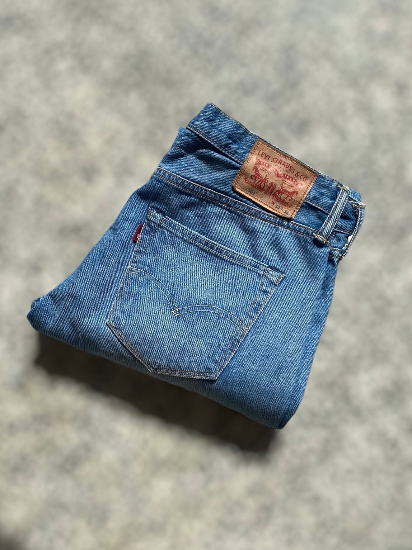 Levi’s 501 light washed vintage jean (XL)