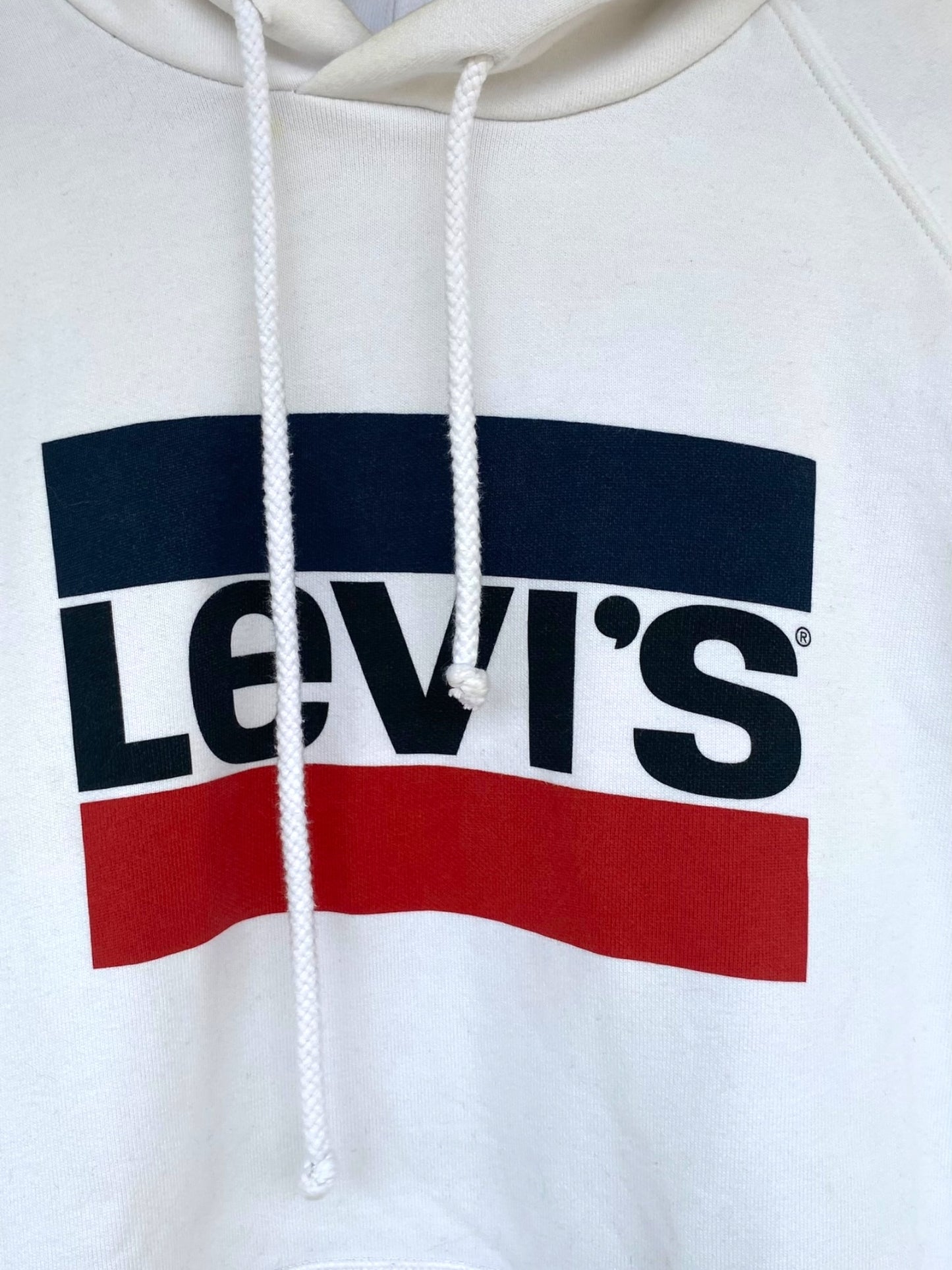 White Levi’s hoodie