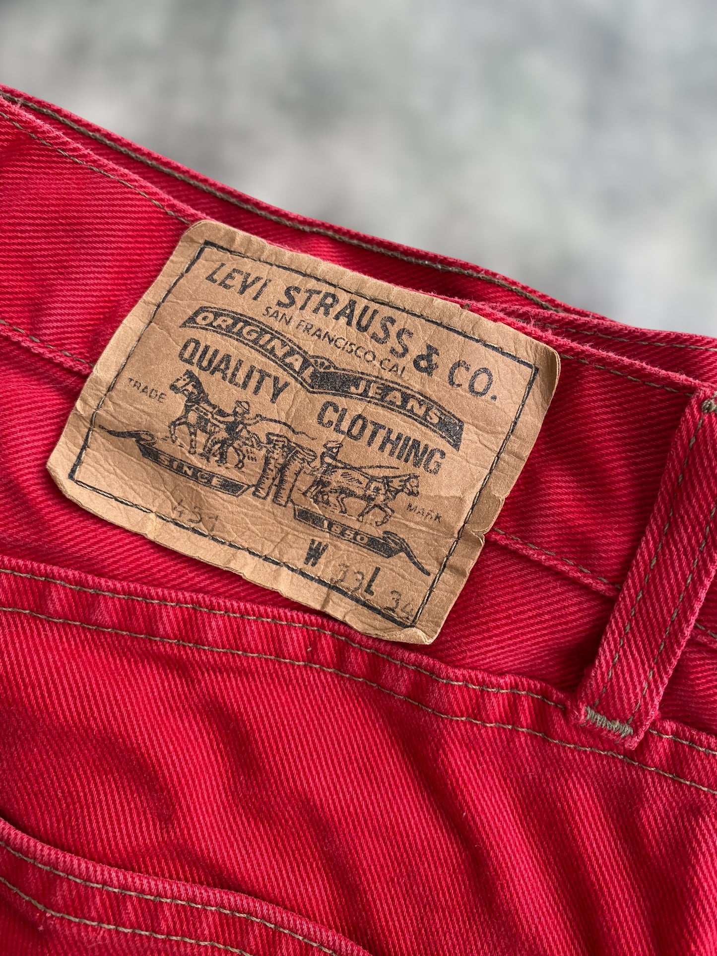 High waisted red Levi’s 451 (L)