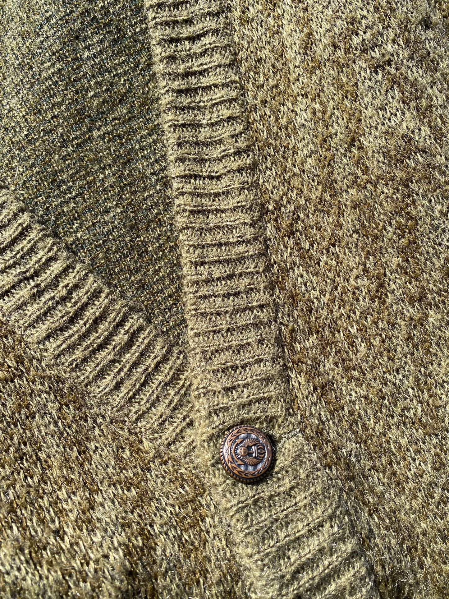 Οlive vintage cardigan with unique buttons