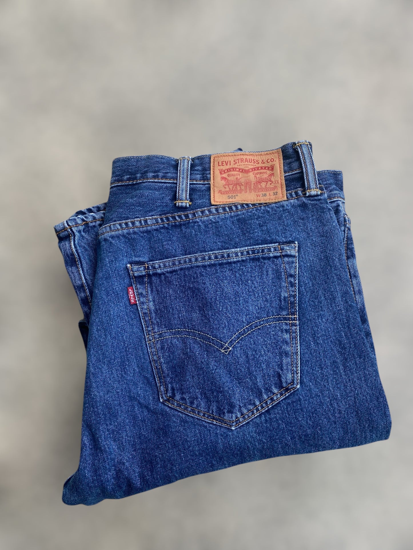 Levi’s 501 classic blue jeans (XXL)