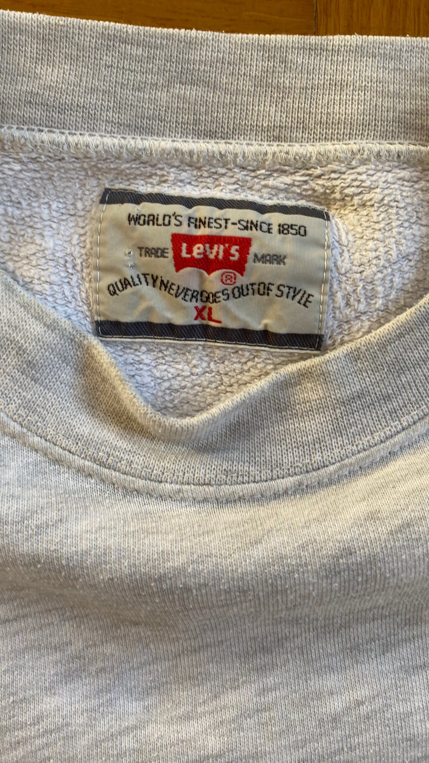 Levi’s white-grey mix